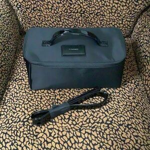 MAC MAKEUP AND ACCESSORY CASE NWT